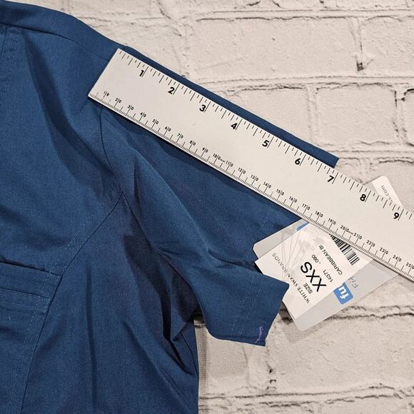 Fundamentals White Swan Scrub Top Short Sleeve V Neck Green WOMENS SIZE XXS - Picture 7 of 9